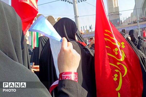 وداع آحاد مردم ایران با رهبر شهید در مصلی تهران