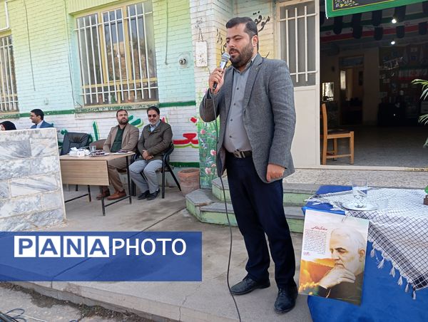 بزرگداشت هفته بسیج در دبیرستان حاج تقی نجفی نیشابور 