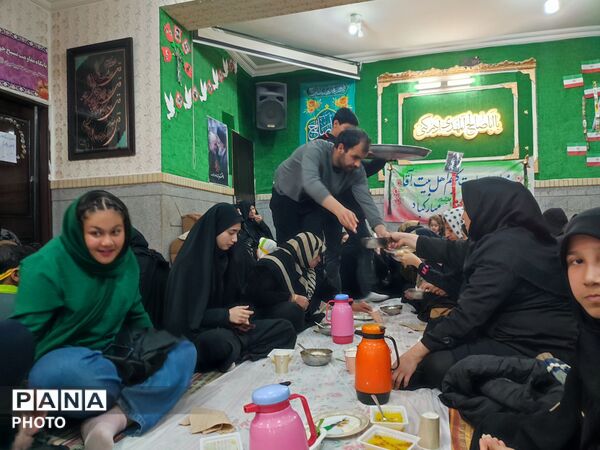 قرائت قرآن، نماز جماعت و افطار در مسجد خاتم پیامبران 