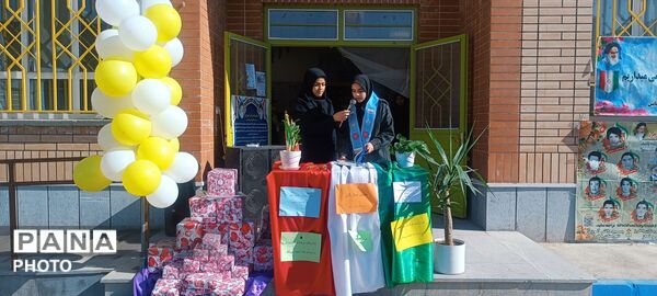 جشن ستارگان در دبیرستان نیایش شهرستان باخرز