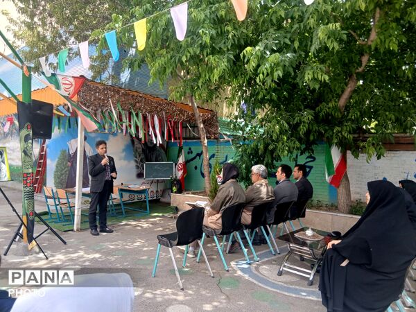 مراسم نهال امید یادواره شهید جاوید الاثر ماکان نصیری درمدرسه میثاق ناحیه ۳