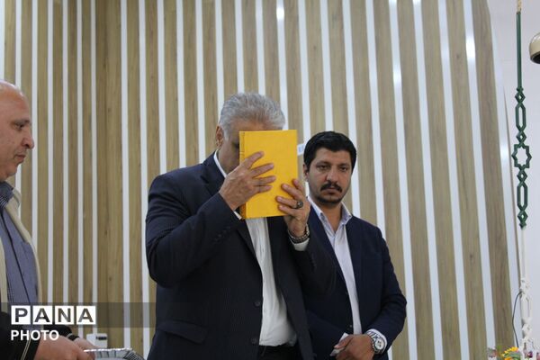 وقتی صدای خبرنگاران پانا به احترام معلمان بلند شد