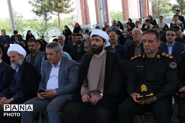 گرامی داشت مقام معلم و آئین گلباران مزار شهدای گمنام