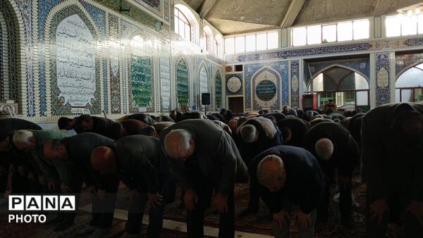 نمایشگاه آثار الله یار اکبری در نمازجمعه شهر بن 