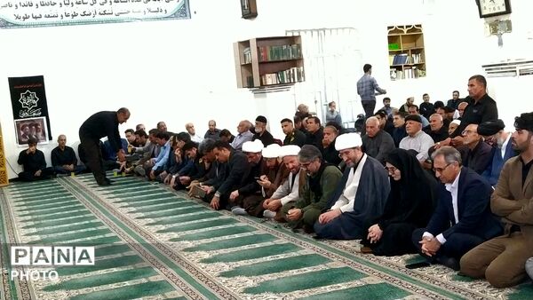 باید برخاست؛ امروز ایران به احترام رهبر شهید ایستاده است