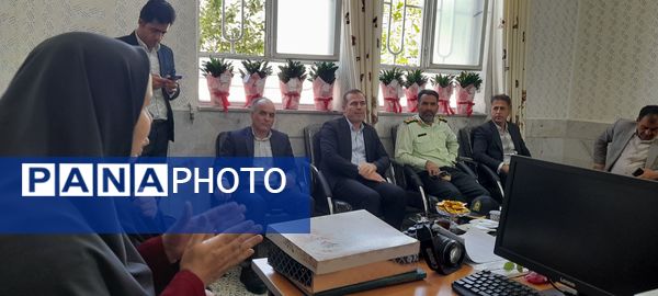 بازدید مسئولان آموزش و پرورش از مدارس سطح شهر سملقان به‌مناسبت هفته معلم