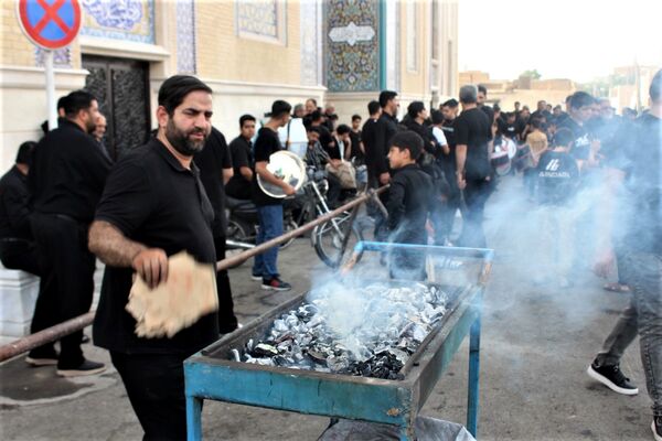 حضور پرشور کودکان قمی در دسته‌های عزاداری روز تاسوعا 