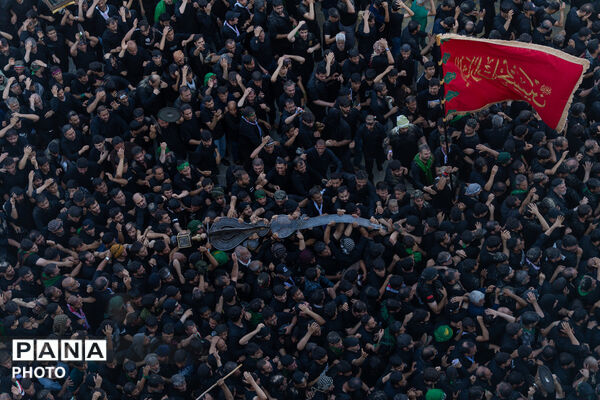 جلوه‌های ویژه از عزاداری هیات چهل اختران قم در روز عاشورا