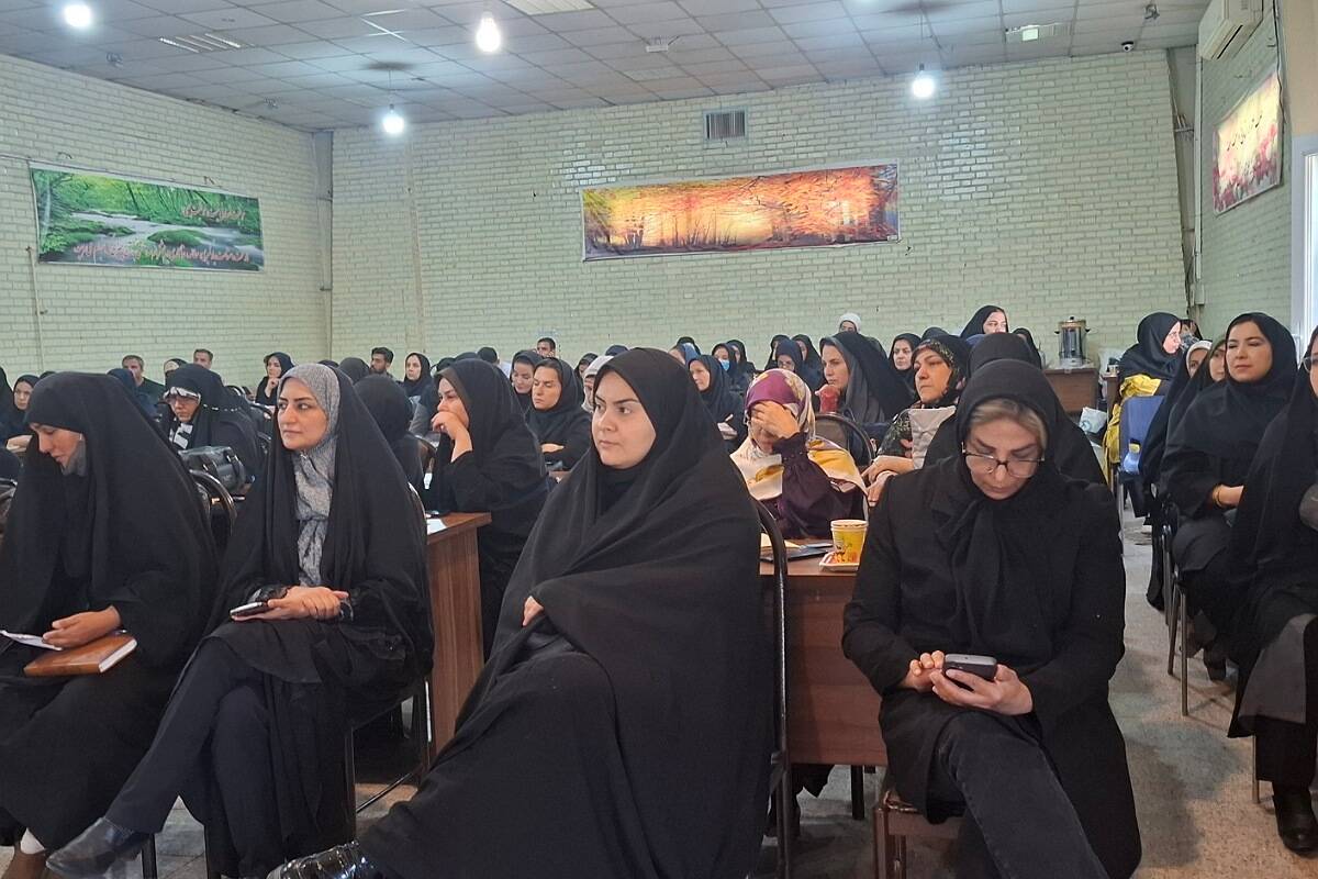 برگزاری دوره آموزشی «آموزش خودمراقبتی به دانش‌آموزان و تشریح قانون حمایت از اطفال و نوجوانان»  در ری یک