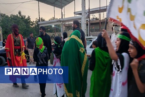 مراسم نمادین آتیش زدن خیمه ها در عصر روز عاشورا در شهر بار