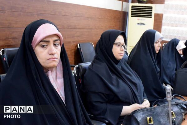  تجلیل از مدیران و دانش‌آموزان منطقه ۱۴ در رویداد پرسش مهر