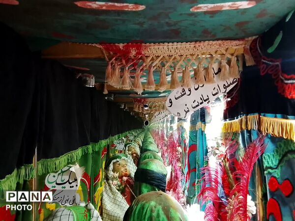 برپایی نمایشگاه «غنچه‌های خونین» در باقرآباد قم