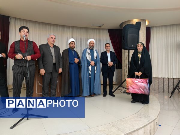 آیین تجلیل ازخادمین مراسم اعتکاف دانش‌آموزی