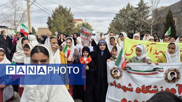 پیمان دانش‌آموزان با آرمان‌های انقلاب