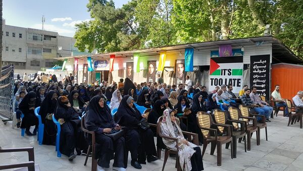 اجتماع «دیگه دیره» در آستان امام‌زاده حسن(ع) کرج به صدا درآمد