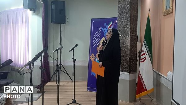 رقابت گروه‌های سرود در چهل‌وچهارمین جشنواره فرهنگی‌هنری ناحیه هفت