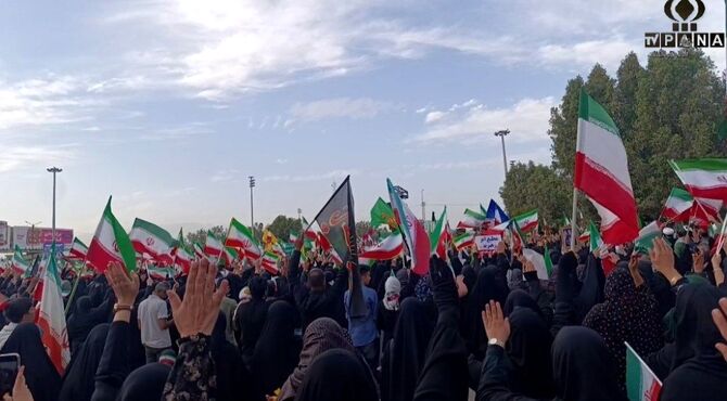 حماسه بی‌نظیر بندرعباسی‌ها در بیعت با رهبر انقلاب