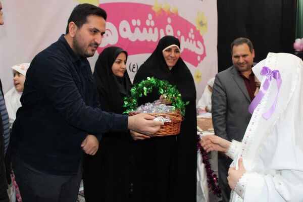 جشن عبادت ۱۳۰۰ نفر از دختران منطقه ۱۰ در مهدیه امام حسن مجتبی(ع)