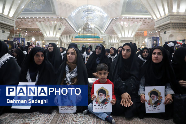 تجدید میثاق وزیر آموزش و پرورش و جمعی از معلمان با آرمان‌های امام خمینی(ره)