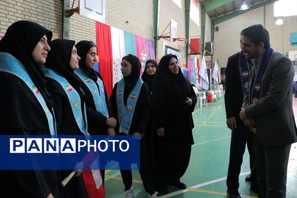 بهارستان دو صحنه همفکری، همدلی و همکاری پیشتازان در همایش یاوران انقلاب