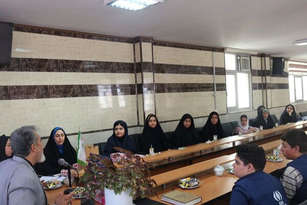 تقدیر از دانش‌آموز خبرنگاران فعال پانا در مراسم روز خبرنگار در شهرستان فیروزکوه