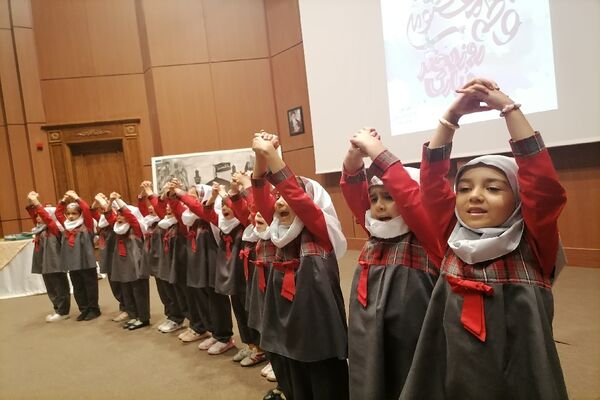 تقدیر از ستارگان علمی، فرهنگی و ورزشی دختر به‌مناسبت دهه کرامت