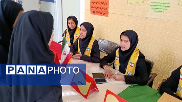 آیین برگزاری انتخابات شورای دانش آموزی در دبیرستان فرزانگان