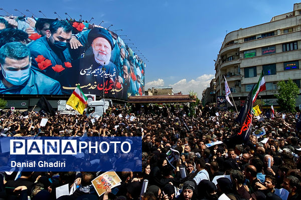 مراسم تشییع پیکر شهدای خدمت در تهران