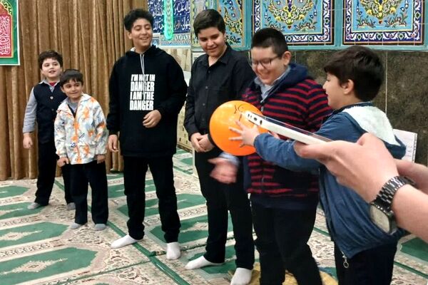 سفره افطار در دبستان شاهد بهنام محمدی ناحیه 2 کرج 