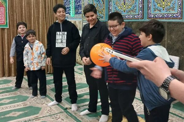 سفره افطار در دبستان شاهد بهنام محمدی ناحیه 2 کرج 