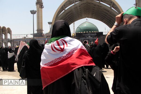 آخرین وداع با قائد شهید: پیکر مطهر آیت‌الله سیدعلی‌خامنه‌ای در میان سیل عاشقان به مصلی تهران رسید 