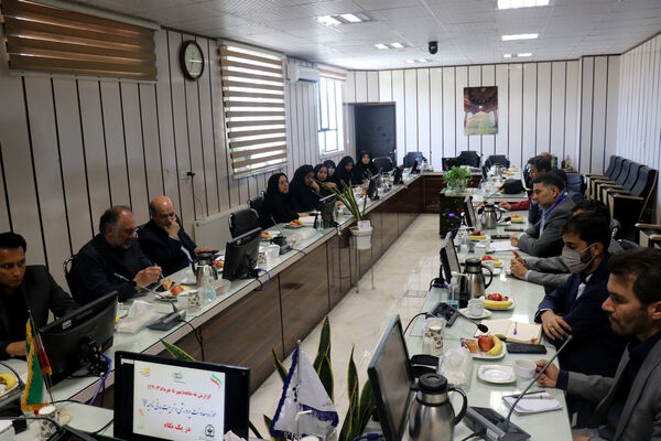 نشست و هم‌اندیشی معاونت پرورشی و فرهنگی اداره‌کل آموزش و پرورش با ناحیه 7مشهد