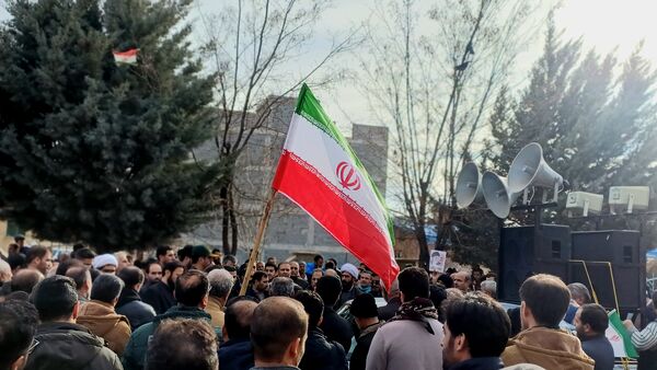 هم صدایی مردم رزن برای سرکوب اغتشاشات 