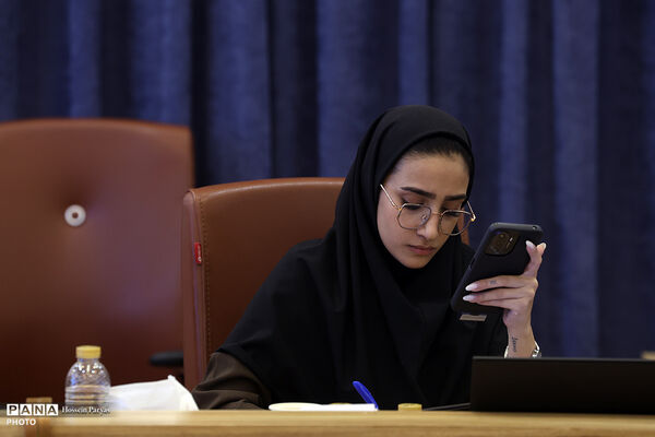نشست خبری آغاز آموزش هوش مصنوعی به معلمان سراسر کشور