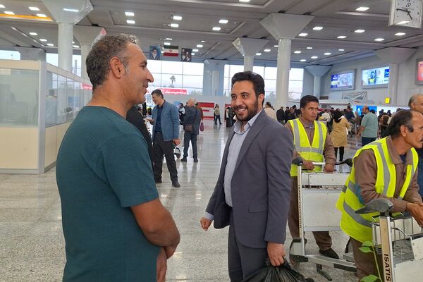 استقبال از زائران حرم امام رئوف در فرودگاه شیراز