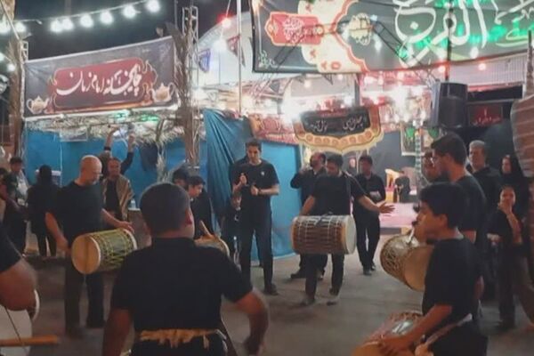 باعشق امام حسین (ع) خدمت می‌کنم