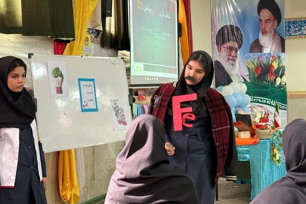 مراسم افتتاحیه طرح مکمل‌یاری ویتامین D و آهن در دبیرستان علامه جعفری