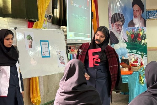 مراسم افتتاحیه طرح مکمل‌یاری ویتامین D و آهن در دبیرستان علامه جعفری