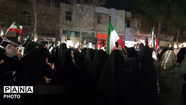 حرکت دسته عزاداری درسومین شب شهادت امام خامنه ای از پنجراه تا مسجد جامع