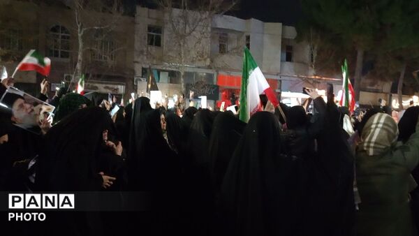 حرکت دسته عزاداری درسومین شب شهادت امام خامنه ای از پنجراه تا مسجد جامع