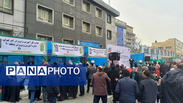 تجلی حضور باشکوه مردم در راهپیمایی ۲۲ بهمن 
