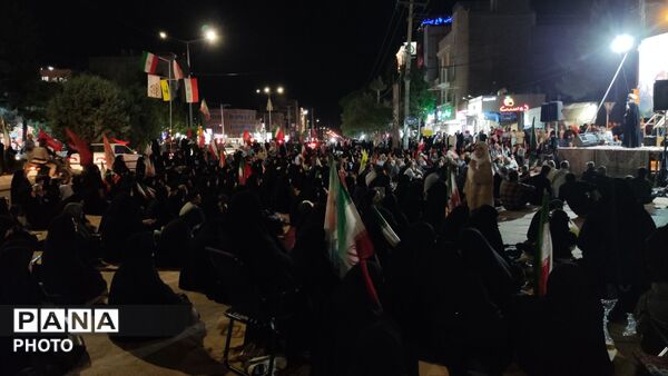 حضور پر شور مردم حماسه ساز نیشابور در شب صد و شصت و پنجم 