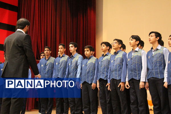 جشنواره هنرهای آوایی دانش‌آموزی یزد