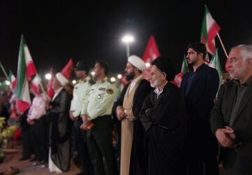 شب‌نشینی با طعمِ مقاومت