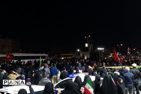 لبیک یا خامنه‌ای