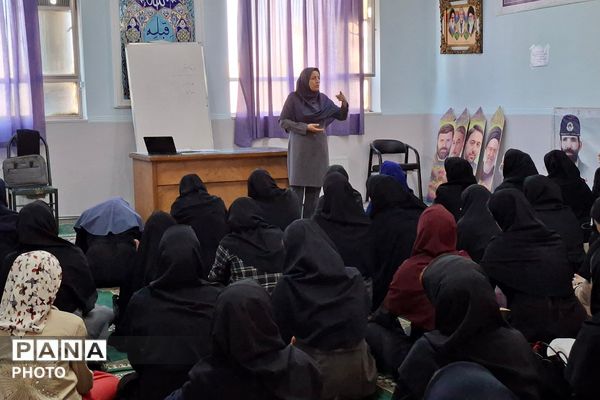 کارگاه توانمندسازی مربیان کودکستان‌های شهرستان قرچک