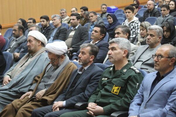 ملکان صحنه افتخارآفرینی برترین‌های کنکور ۱۴۰۴