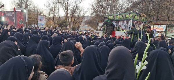 وداعی غم‌انگیز با شهید گمنام در نورآباد