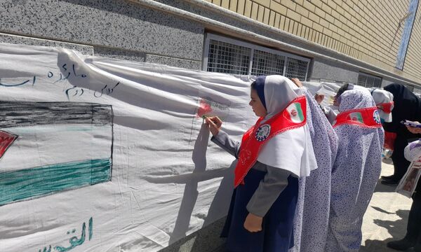 حضور پرشور کودکان آباده در راهپیمایی روز جهانی قدس