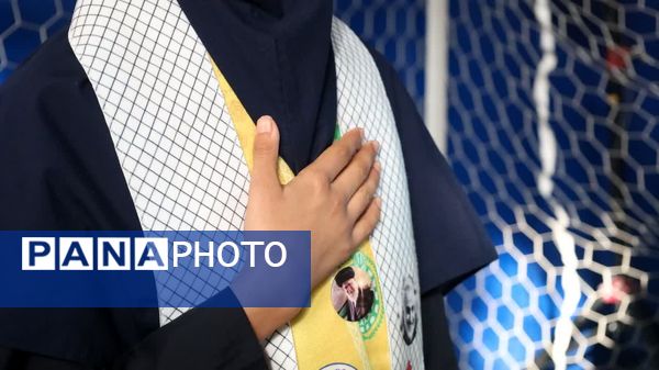 زنگ انقلاب نواخته شد